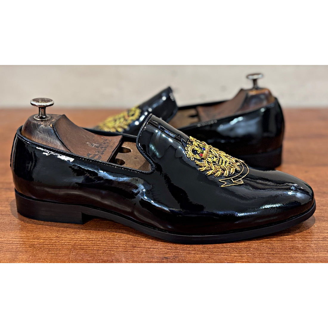 Royal Emblem Patent Black