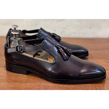 CLOSED-TOE TASSEL LEATHER SANDALS Brown